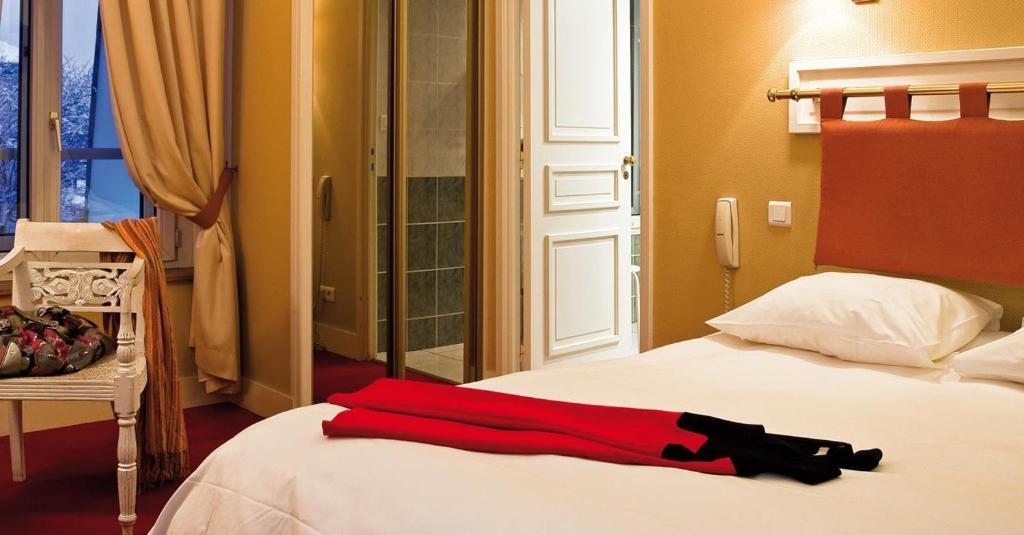 Hotel L'Etoile D'Or Chaumont  Pokoj fotografie
